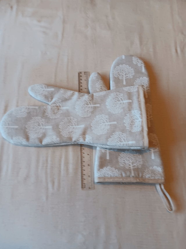 ONE Oven Gauntlet White Mulberry Trees Cotton Fabric 