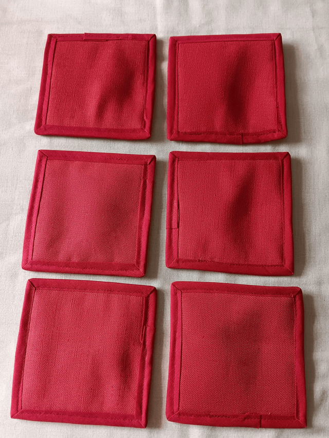 Set of 6 coaster mats holly & berries cotton fabric with plain red reverse