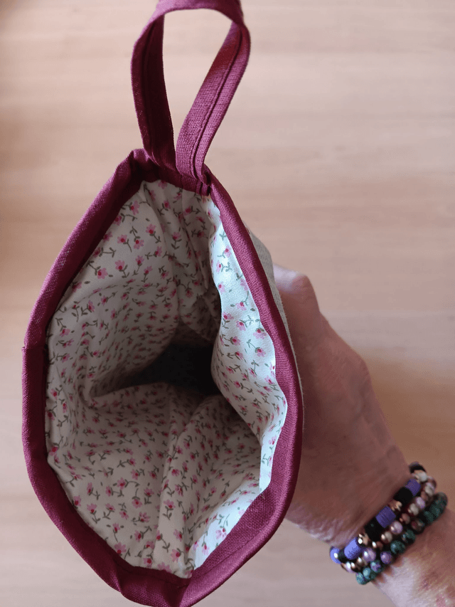 One Oven Gauntlet Baa Baa Peony Fabric 