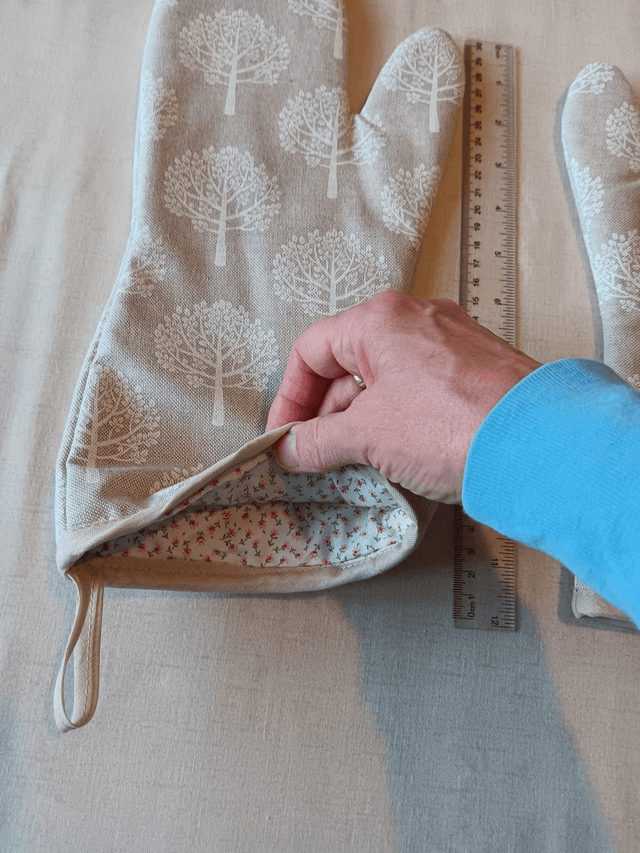 ONE Oven Gauntlet White Mulberry Trees Cotton Fabric 